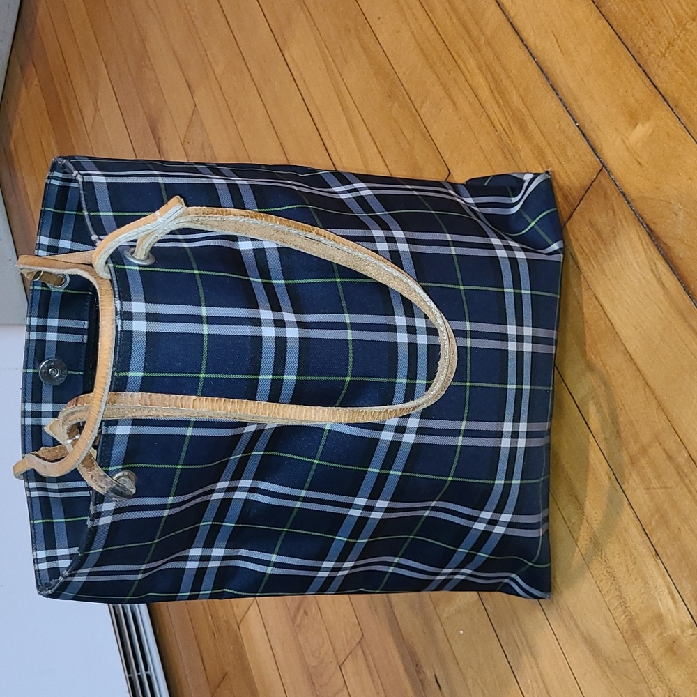 BURBERRY NOVA Nylon Tote. Blue Label, Burberry. Pre-loved. - Picture 4 of 16